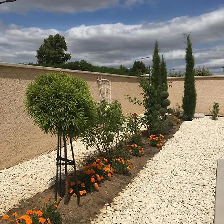 Maison d'hôtes La Roseraie Résidence Près De Vichy Charmeil